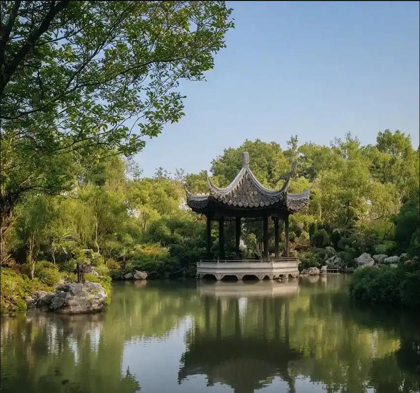 贵港覃塘从彤餐饮有限公司